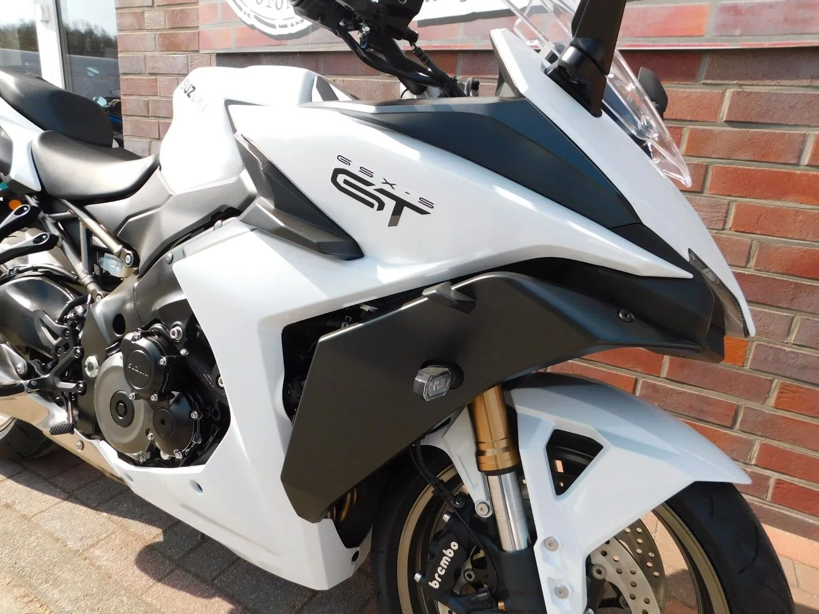 Suzuki GSX-S1000GT