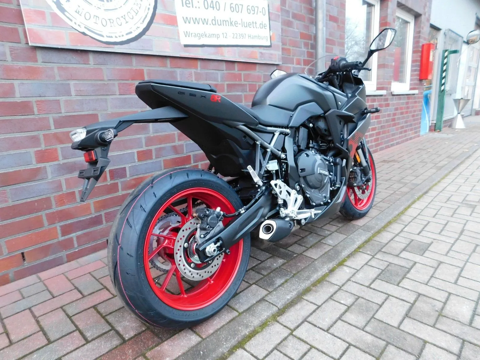 Suzuki GSX-8R