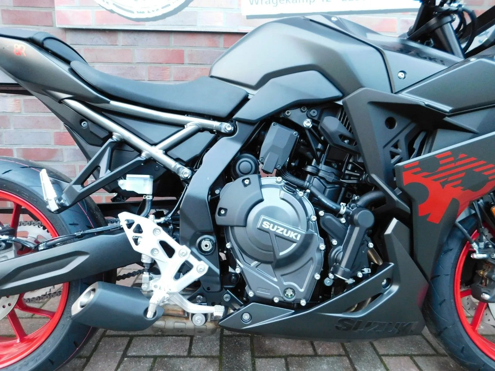 Suzuki GSX-8R