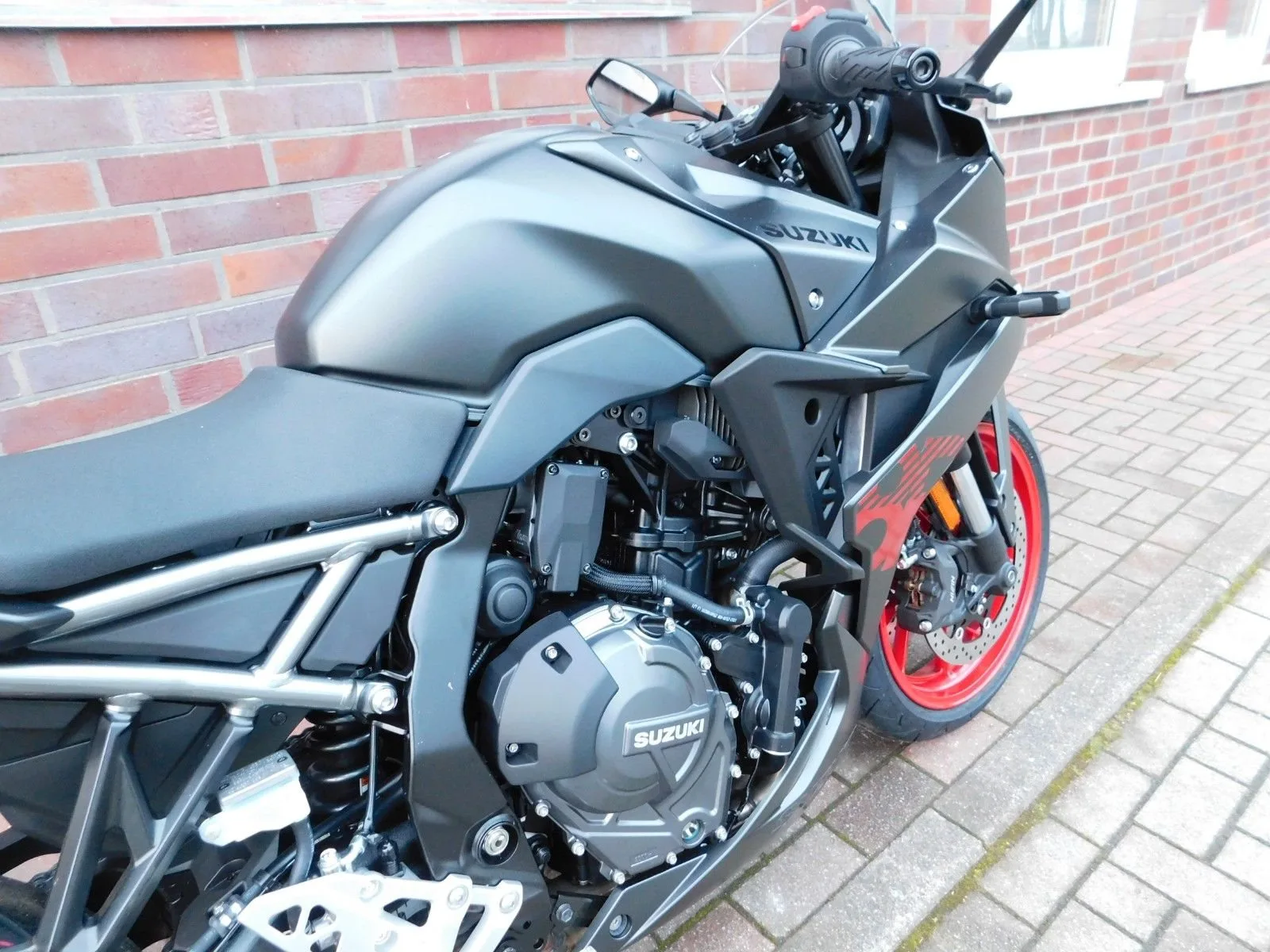 Suzuki GSX-8R