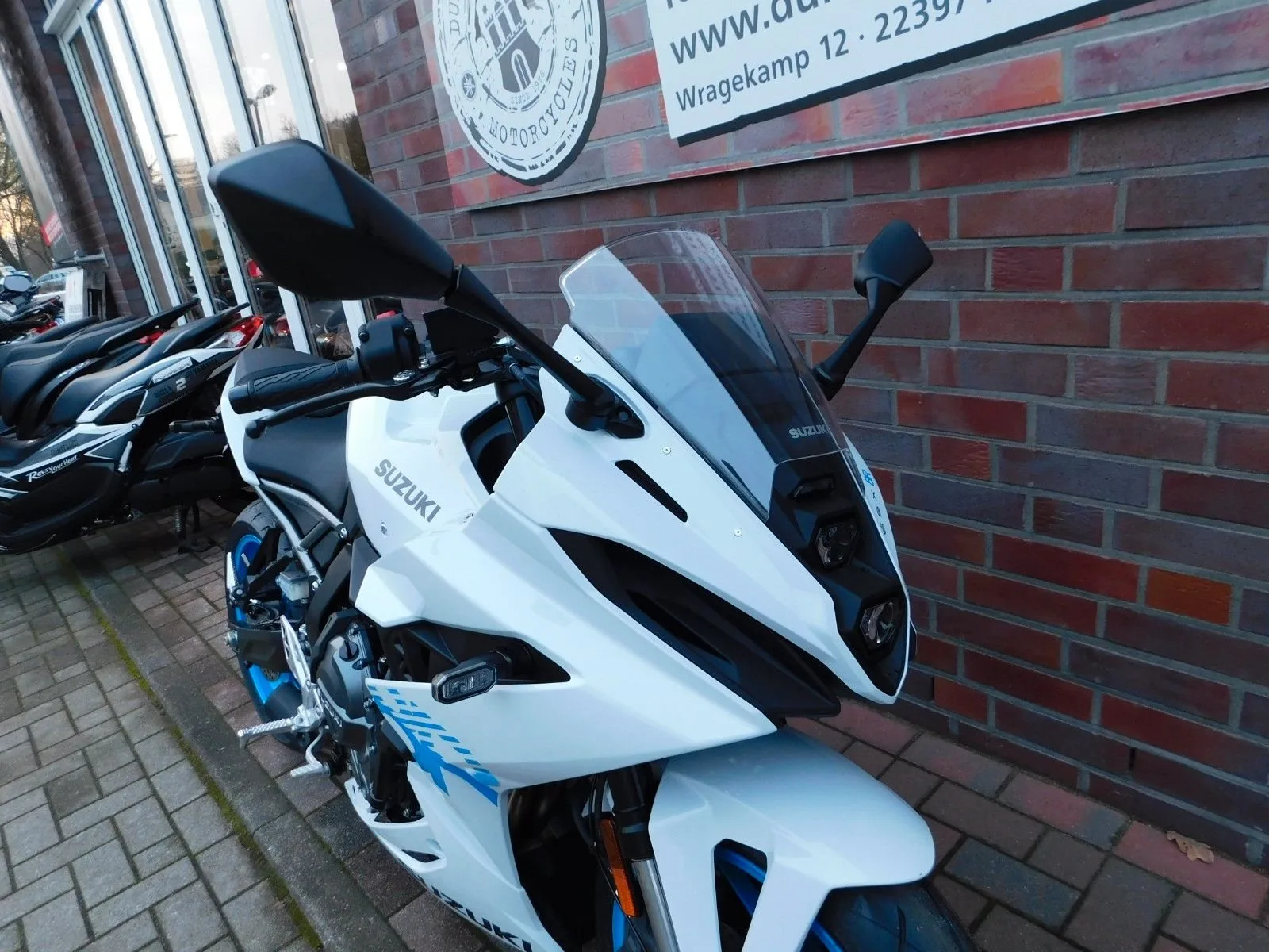 Suzuki GSX-8R