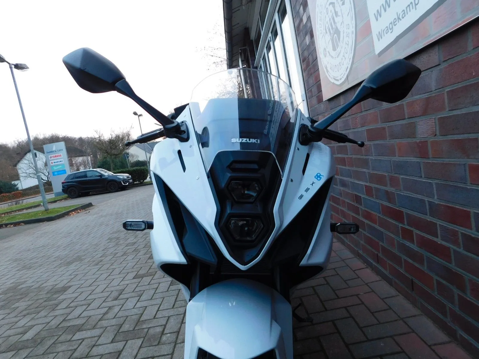 Suzuki GSX-8R