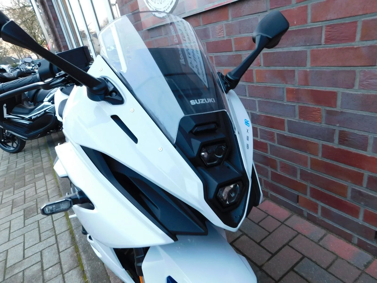 Suzuki GSX-8R