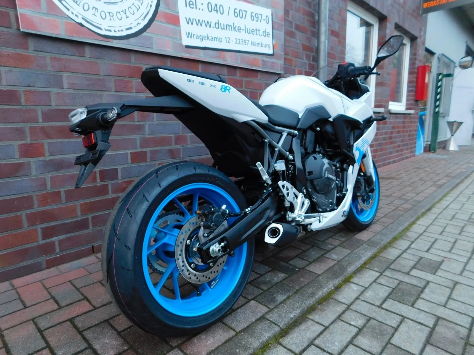 Suzuki GSX-8R