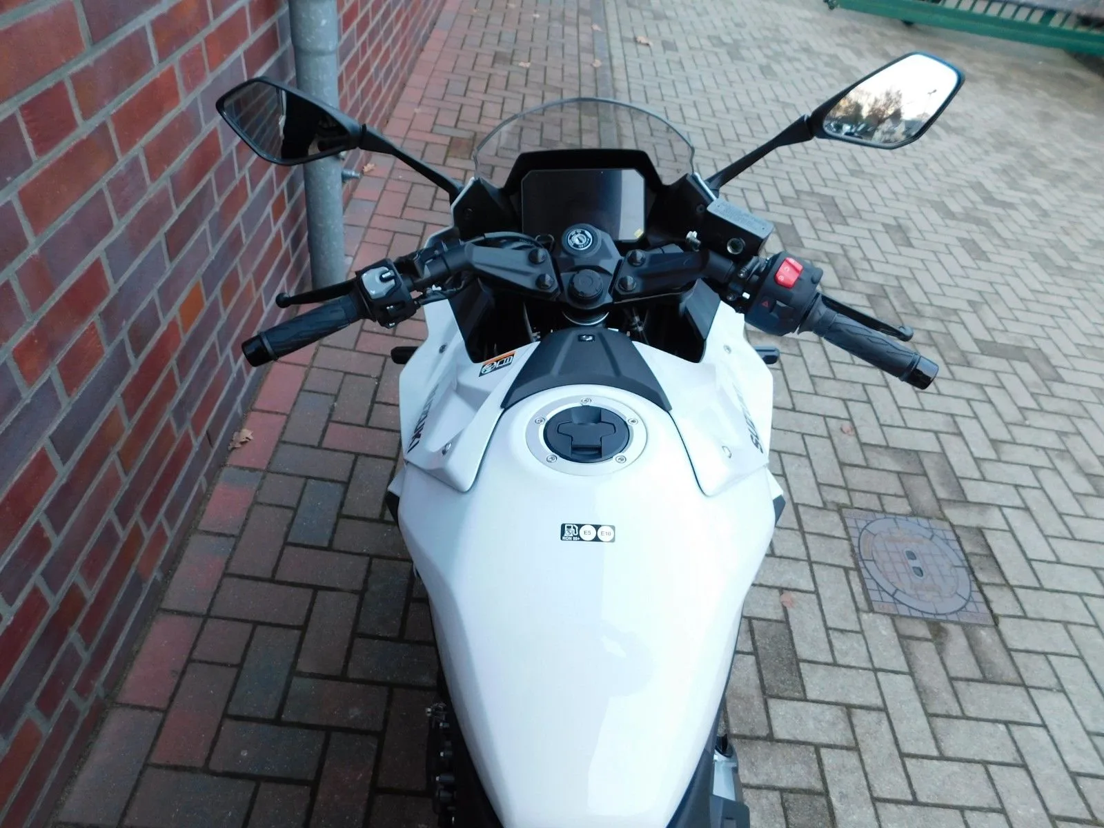 Suzuki GSX-8R