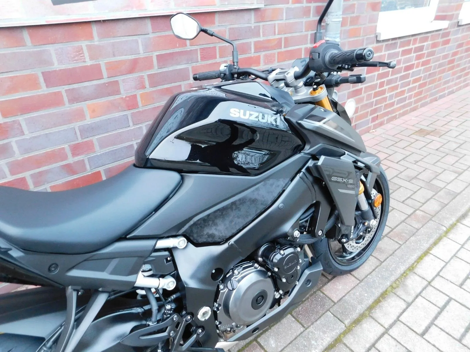 Suzuki GSX-S1000
