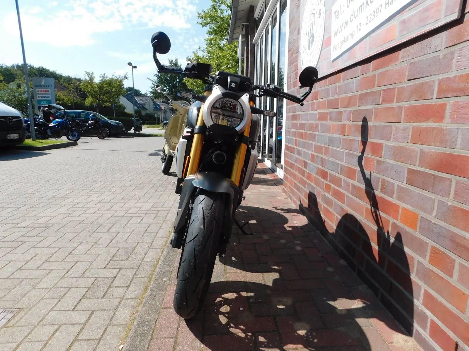 Suzuki GSX-8T