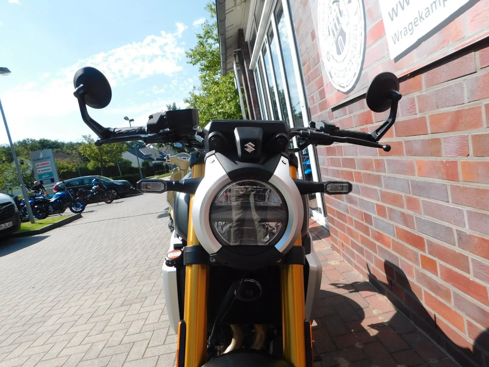 Suzuki GSX-8T