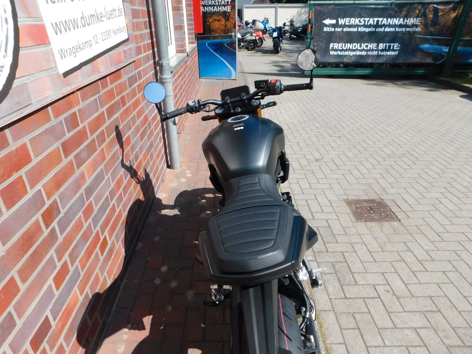 Suzuki GSX-8T