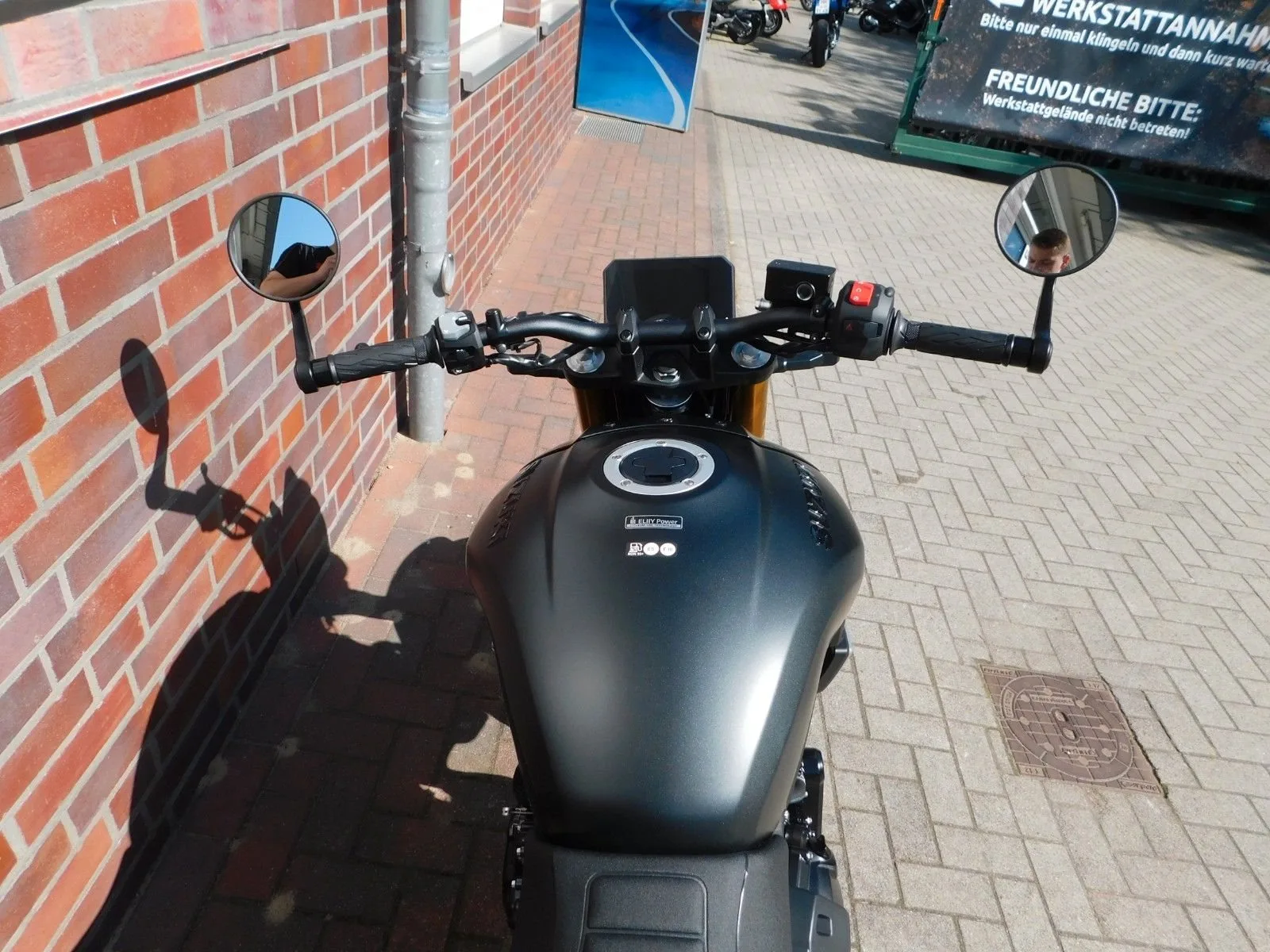 Suzuki GSX-8T