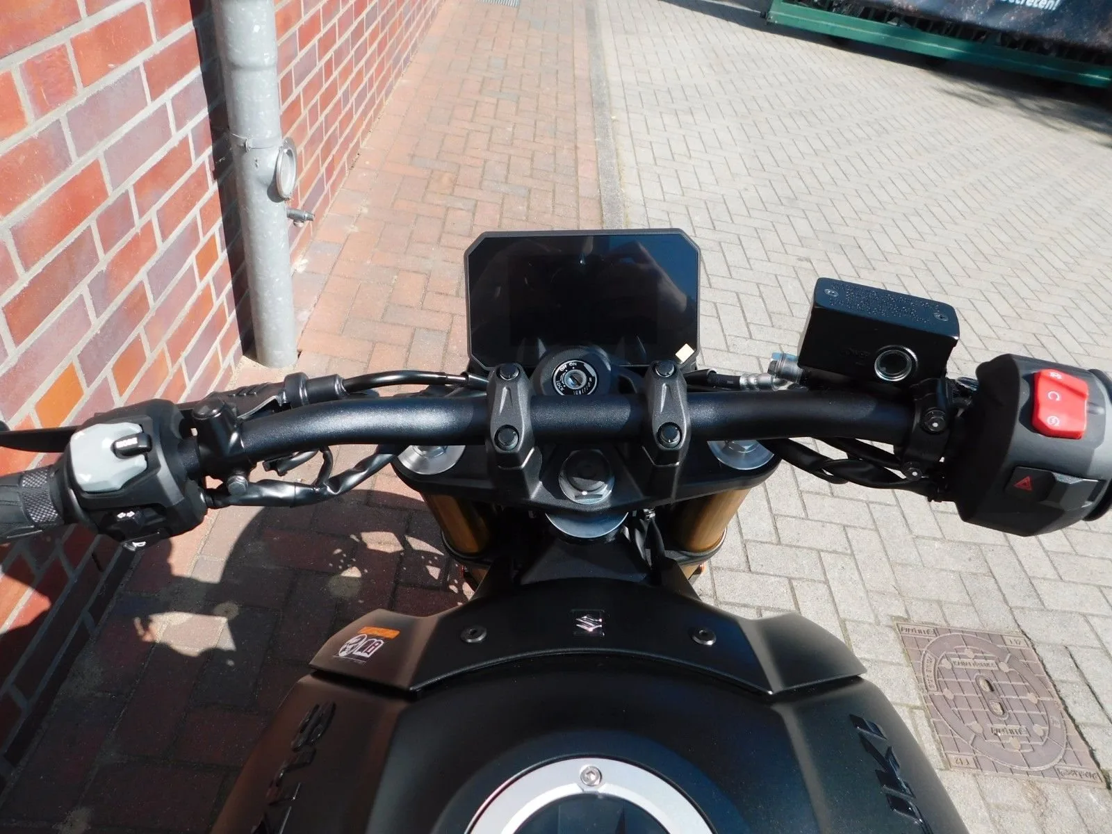 Suzuki GSX-8T