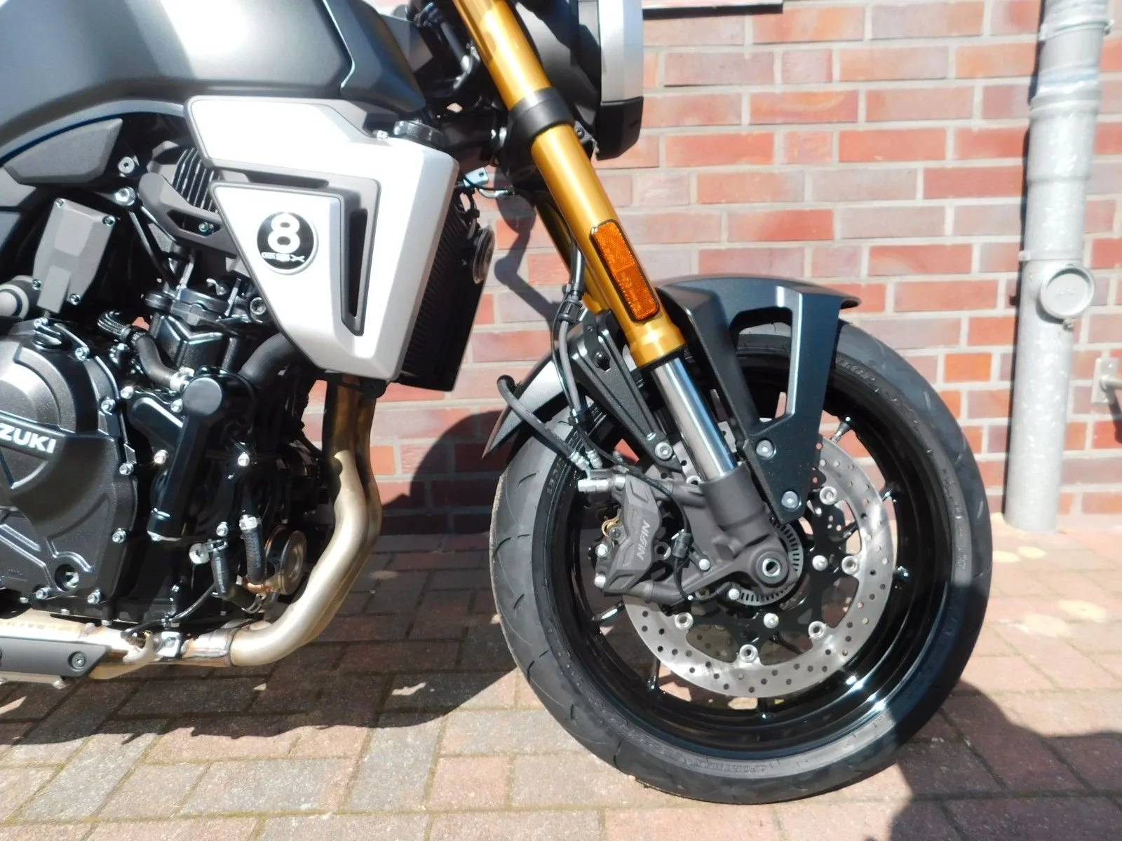 Suzuki GSX-8T