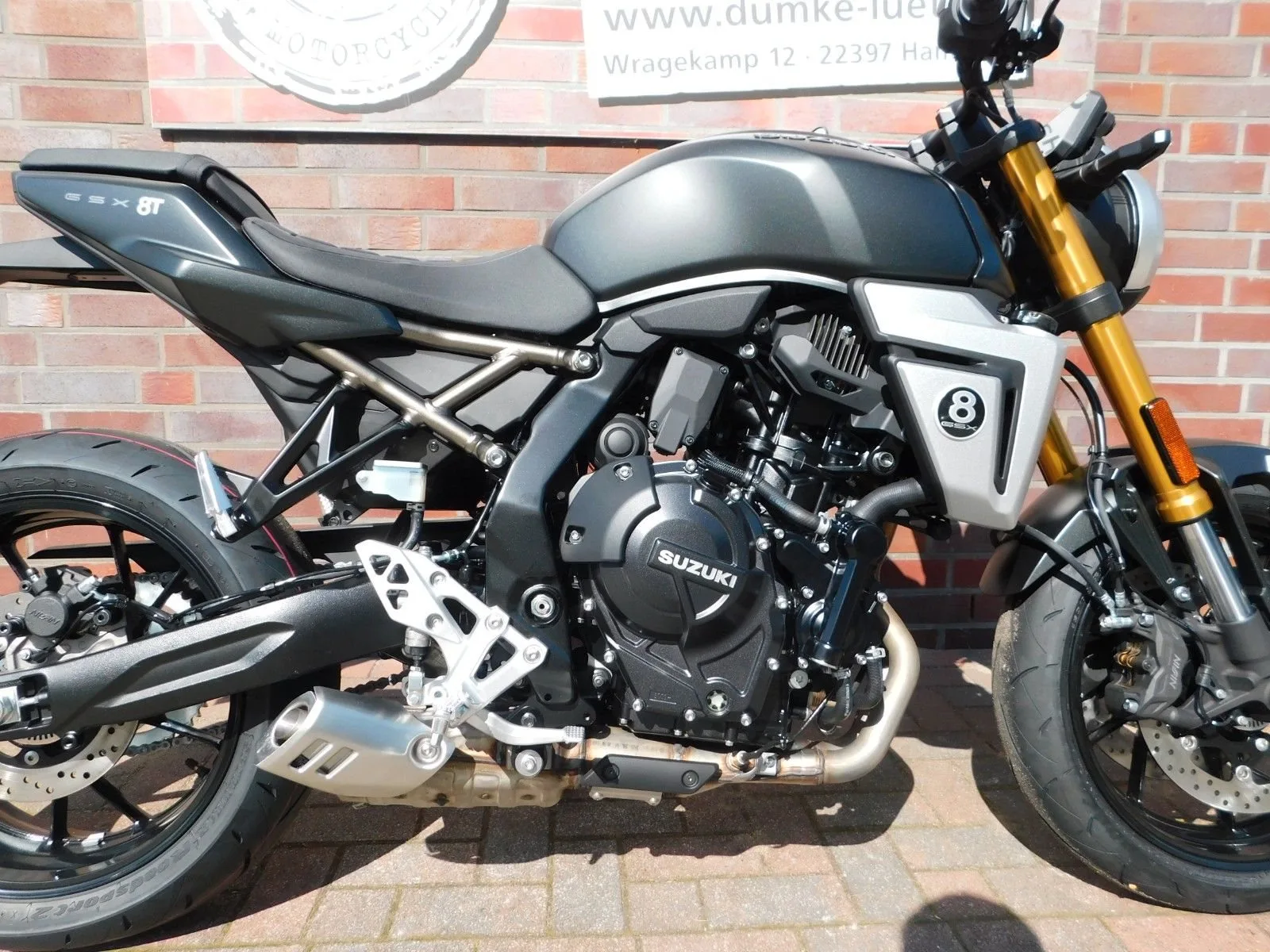Suzuki GSX-8T
