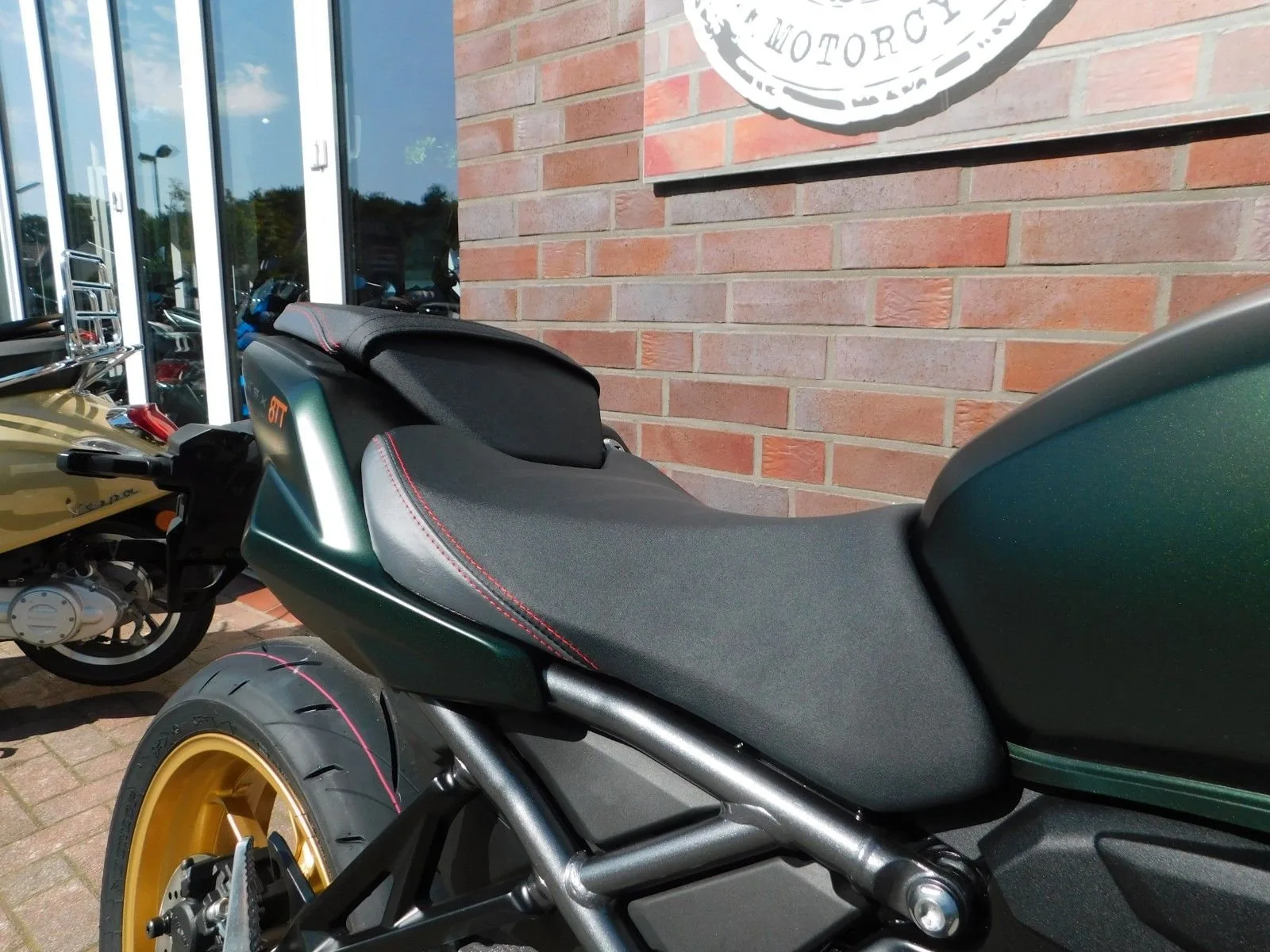 Suzuki GSX-8TT