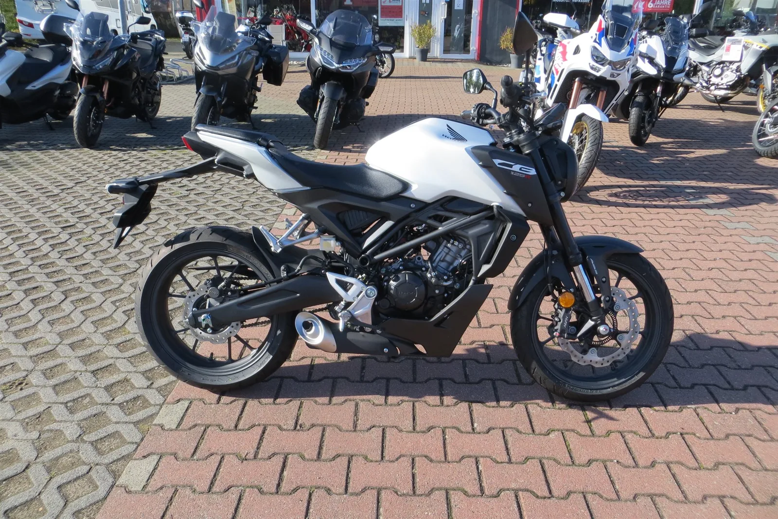 Honda CB125R CBR125 - Neu - Finanzierung ab 79,- € mtl.\*
