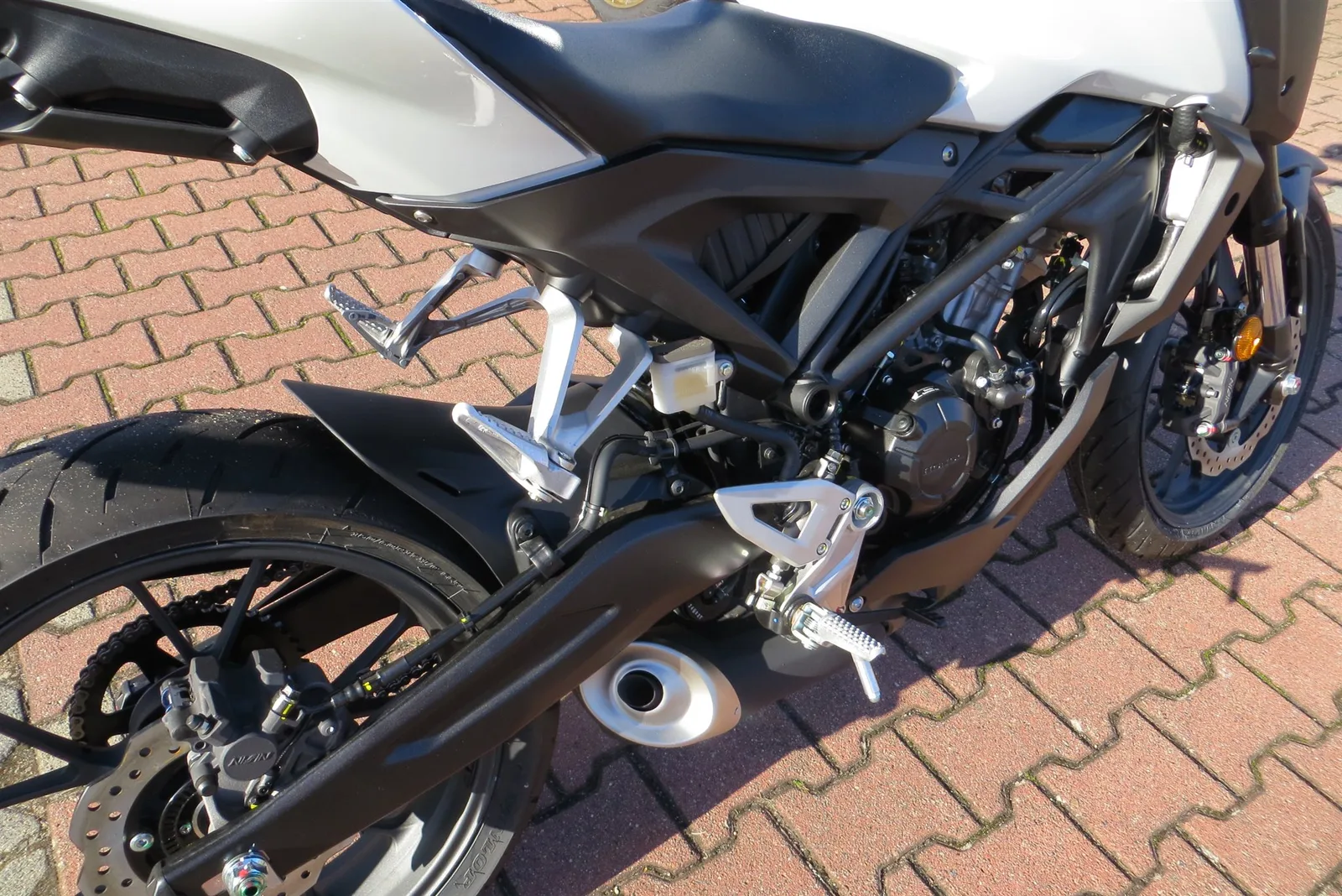Honda CB125R CBR125 - Neu - Finanzierung ab 79,- € mtl.\*