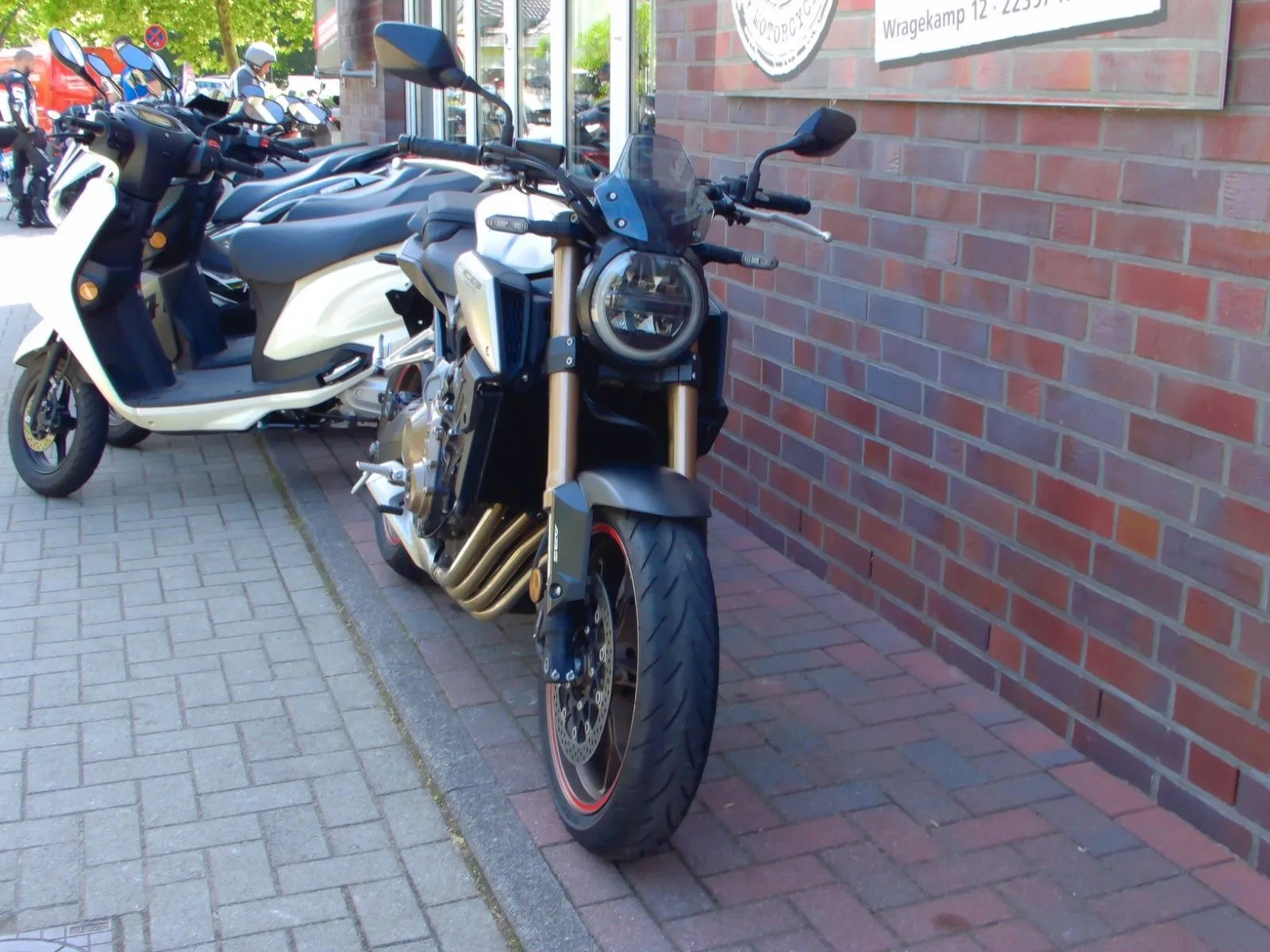 Honda CB650R CB 650 R ABS 1. Hand