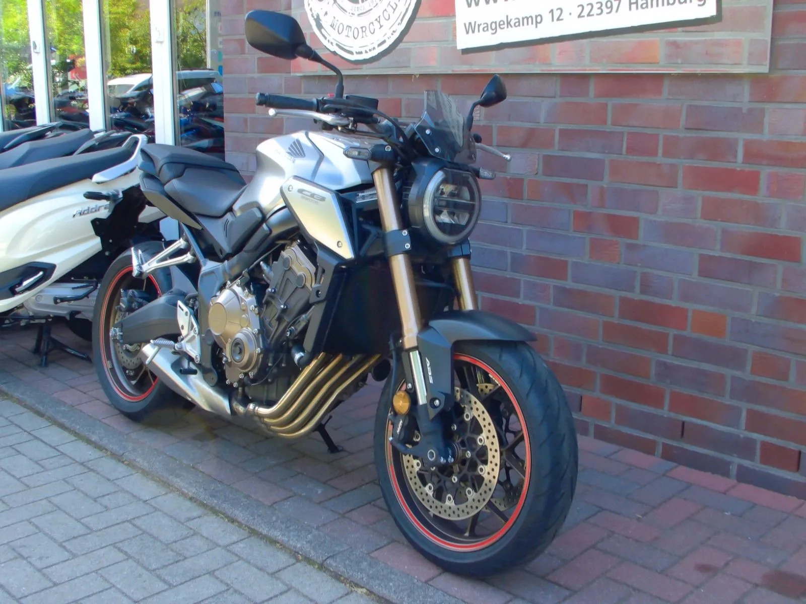 Honda CB650R CB 650 R ABS 1. Hand