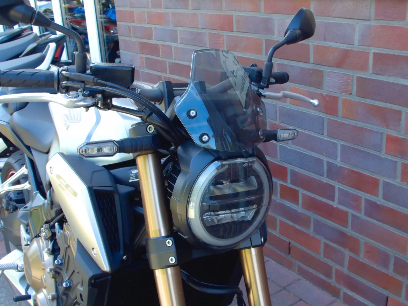 Honda CB650R CB 650 R ABS 1. Hand