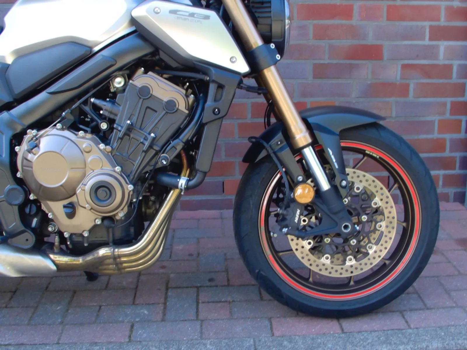 Honda CB650R CB 650 R ABS 1. Hand