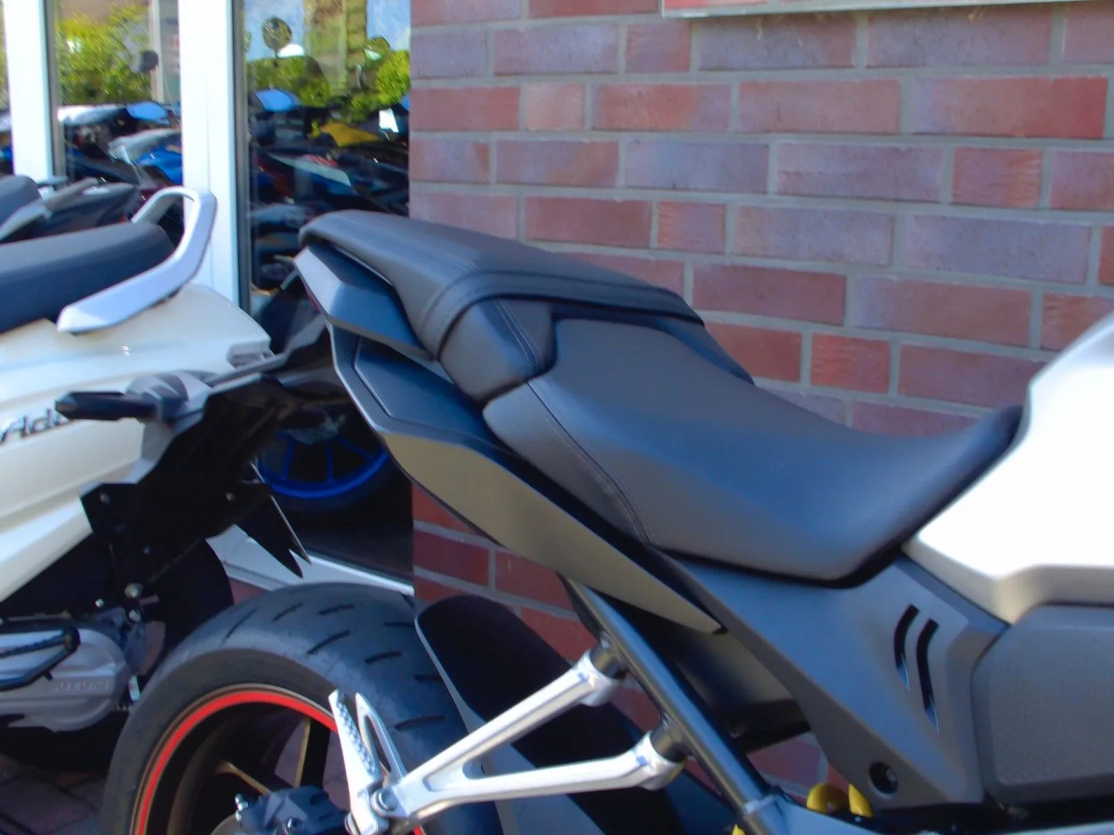 Honda CB650R CB 650 R ABS 1. Hand