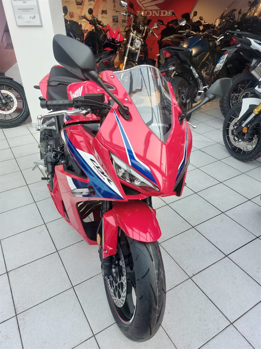 Honda CBR650R E-Clutch