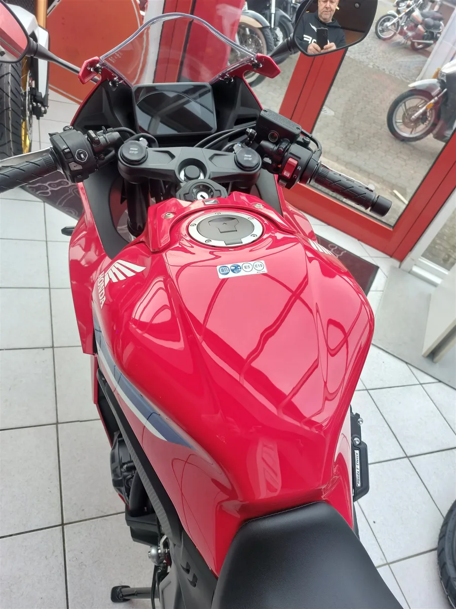 Honda CBR650R E-Clutch