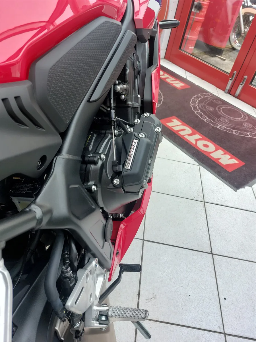 Honda CBR650R E-Clutch