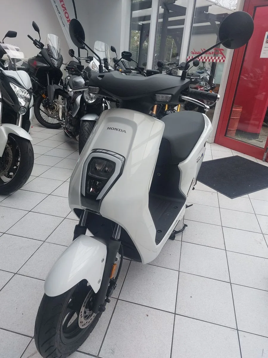 Honda EM1 e
