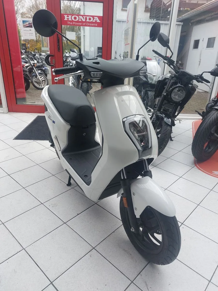 Honda EM1 e