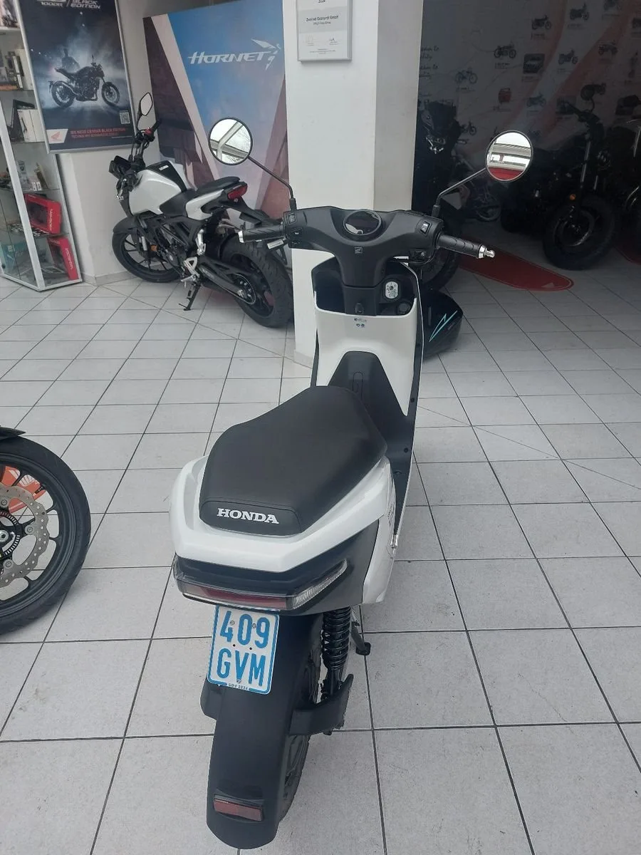 Honda EM1 e