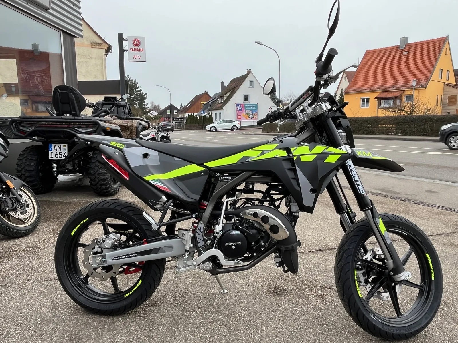 Fantic XM 50 Performance & Competition