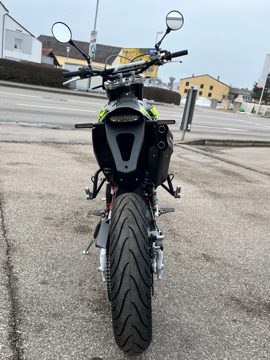 Fantic XM 50 Performance & Competition