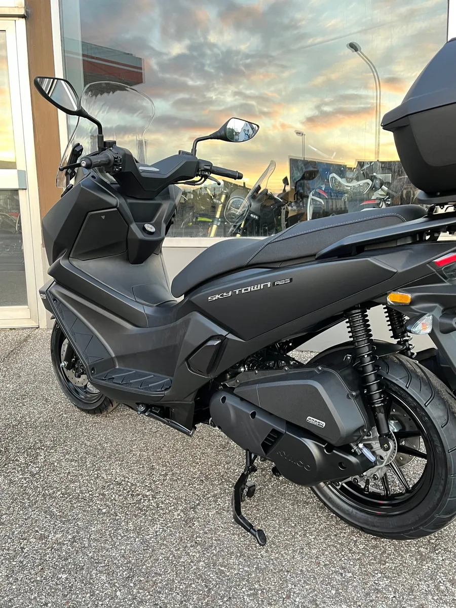 Kymco Sky Town 125i ABS inkl. Windschild & Topcase