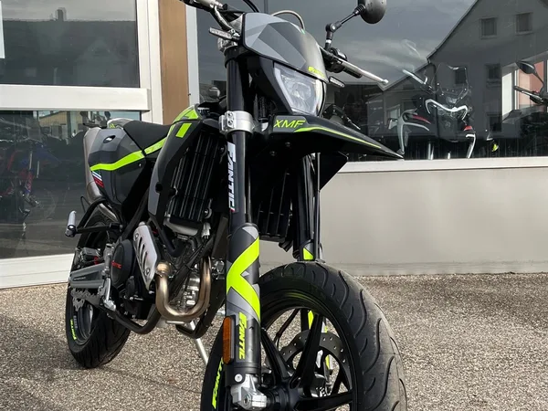 Fantic XMF 125 Performance & Competition jetzt mit ABS