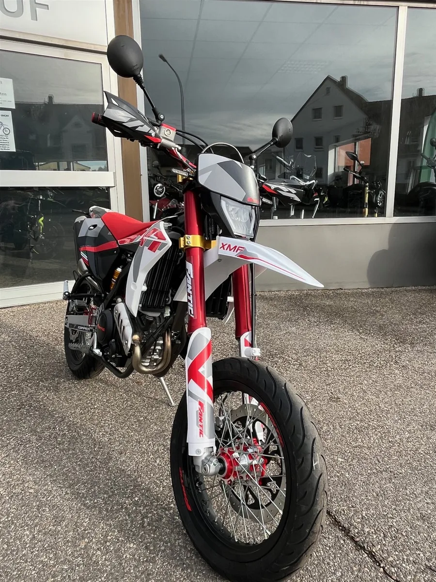 Fantic XMF 125 Performance & Competition jetzt mit ABS