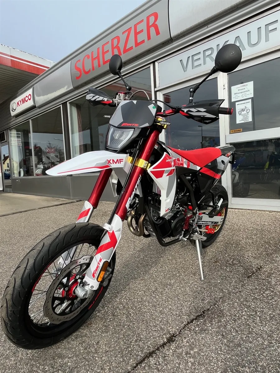 Fantic XMF 125 Performance & Competition jetzt mit ABS