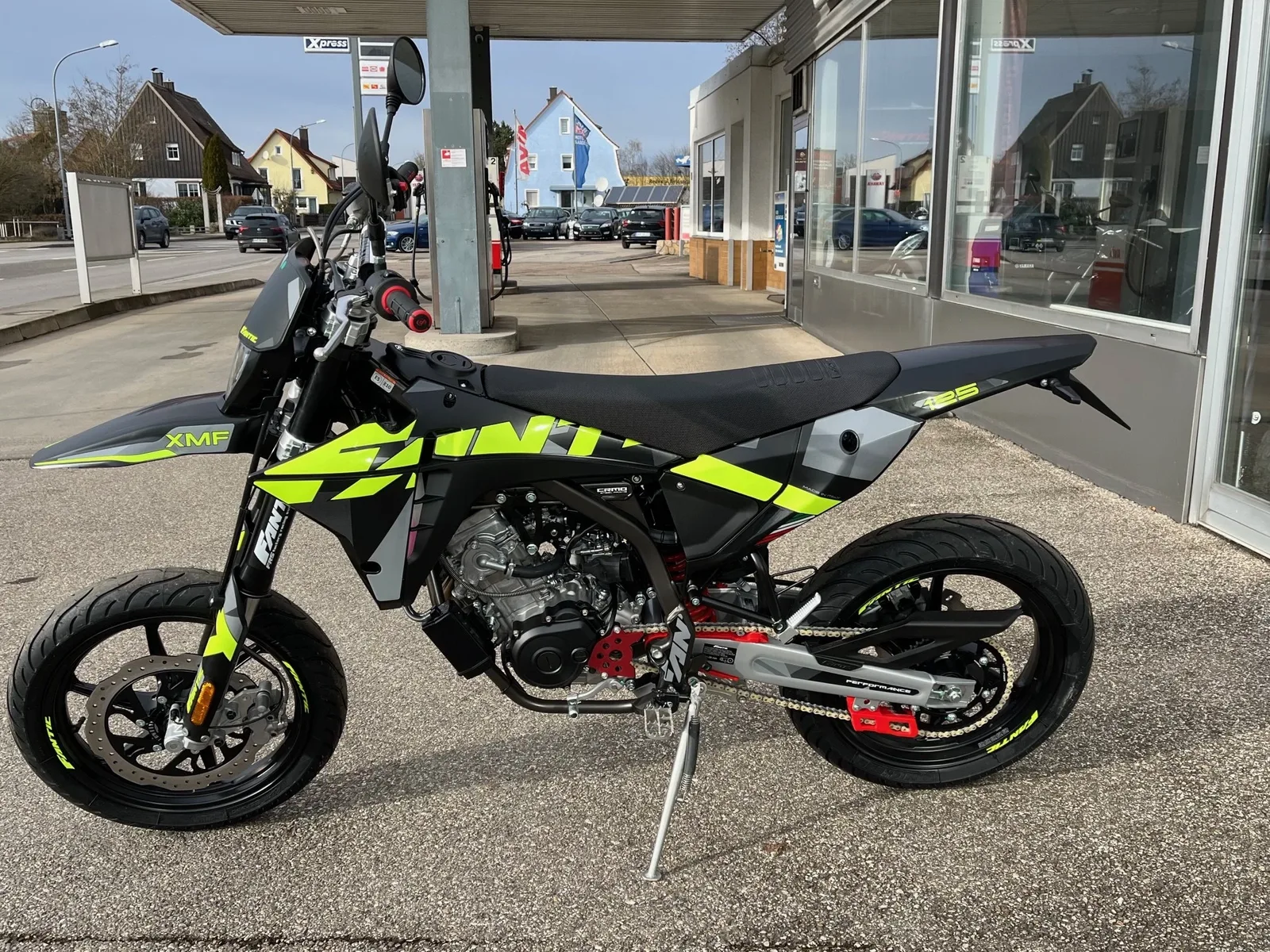 Fantic XMF 125 Performance & Competition jetzt mit ABS