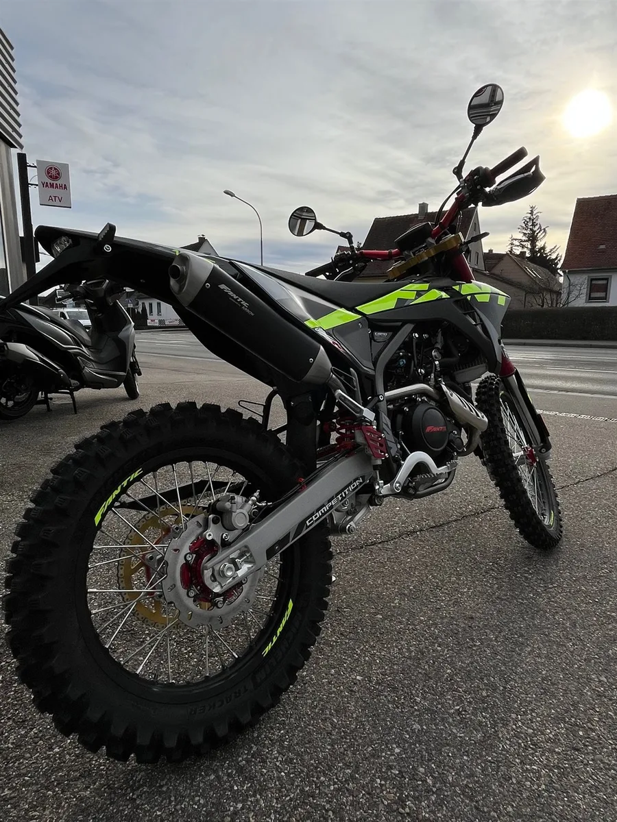 Fantic XEF 125 Performance & Competition jetzt mit ABS