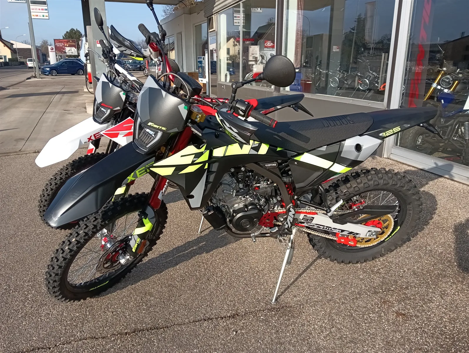 Fantic XEF 125 Performance & Competition jetzt mit ABS
