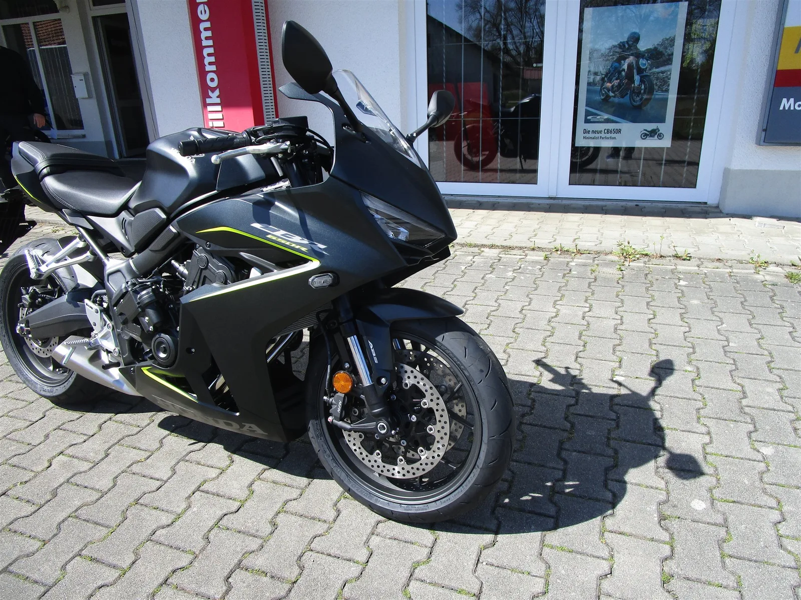 Honda CBR650R E-Clutch