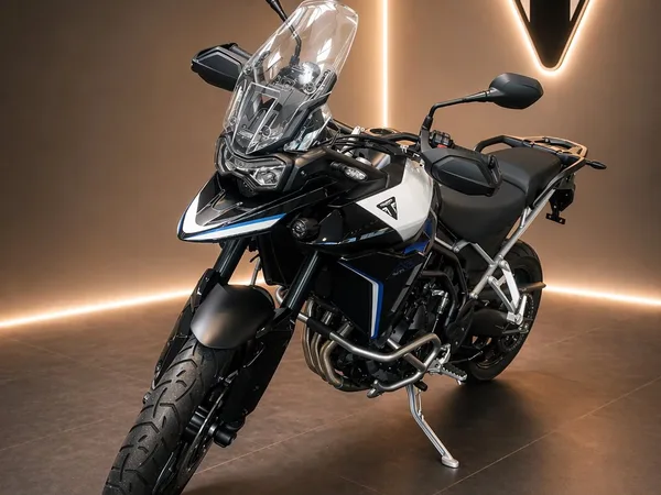 Triumph Tiger 900 Alpine Edition 14 Tage ab Bestellung
