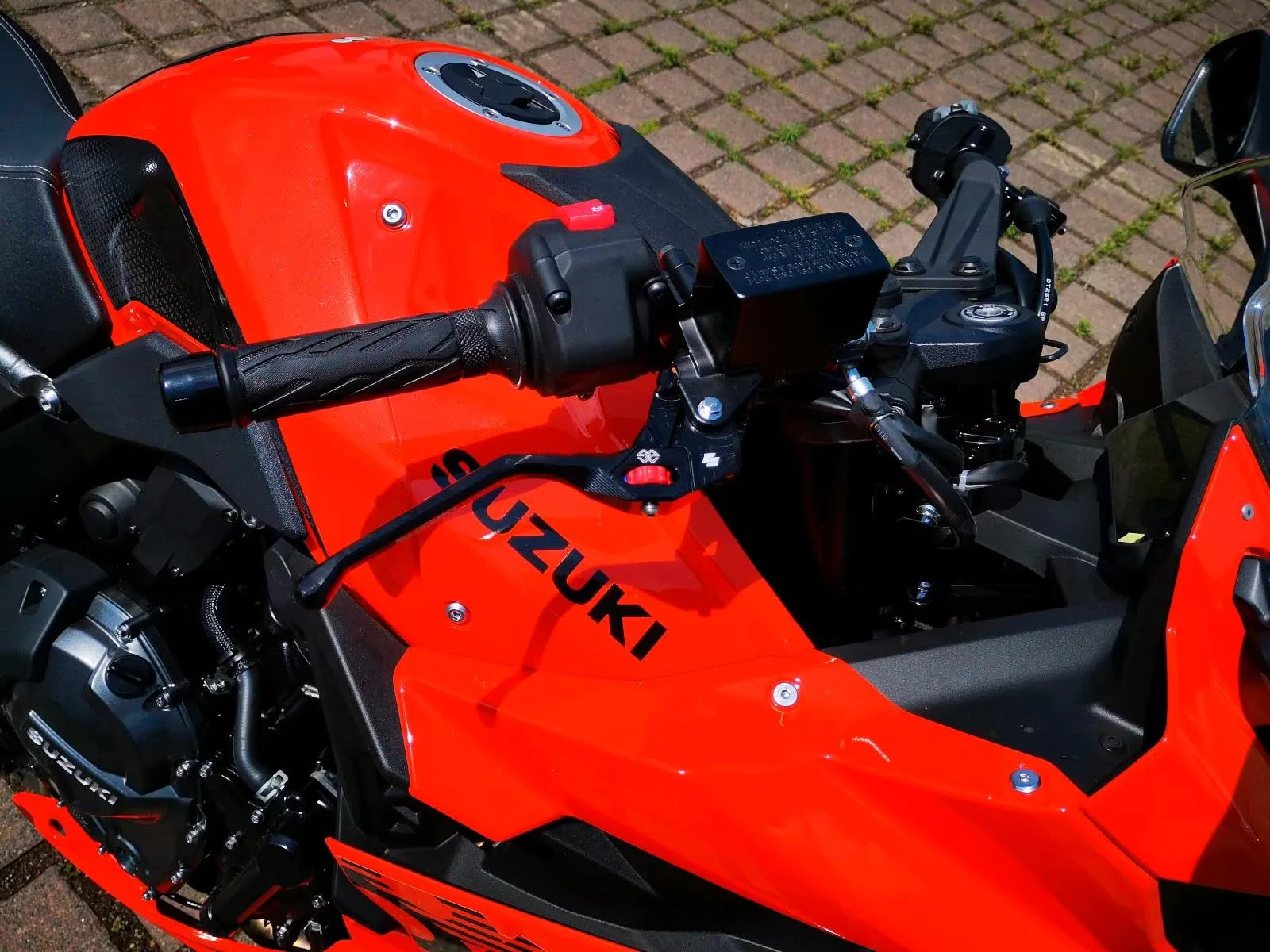 Suzuki GSX-8R Daidai-Iro Power Edition GSX800FRQM6LPW+Tankgutschein