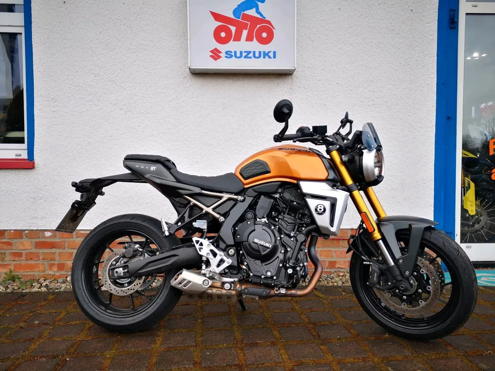 Suzuki GSX-8T GSX800T