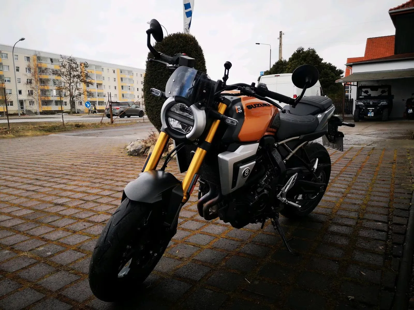 Suzuki GSX-8T GSX800T
