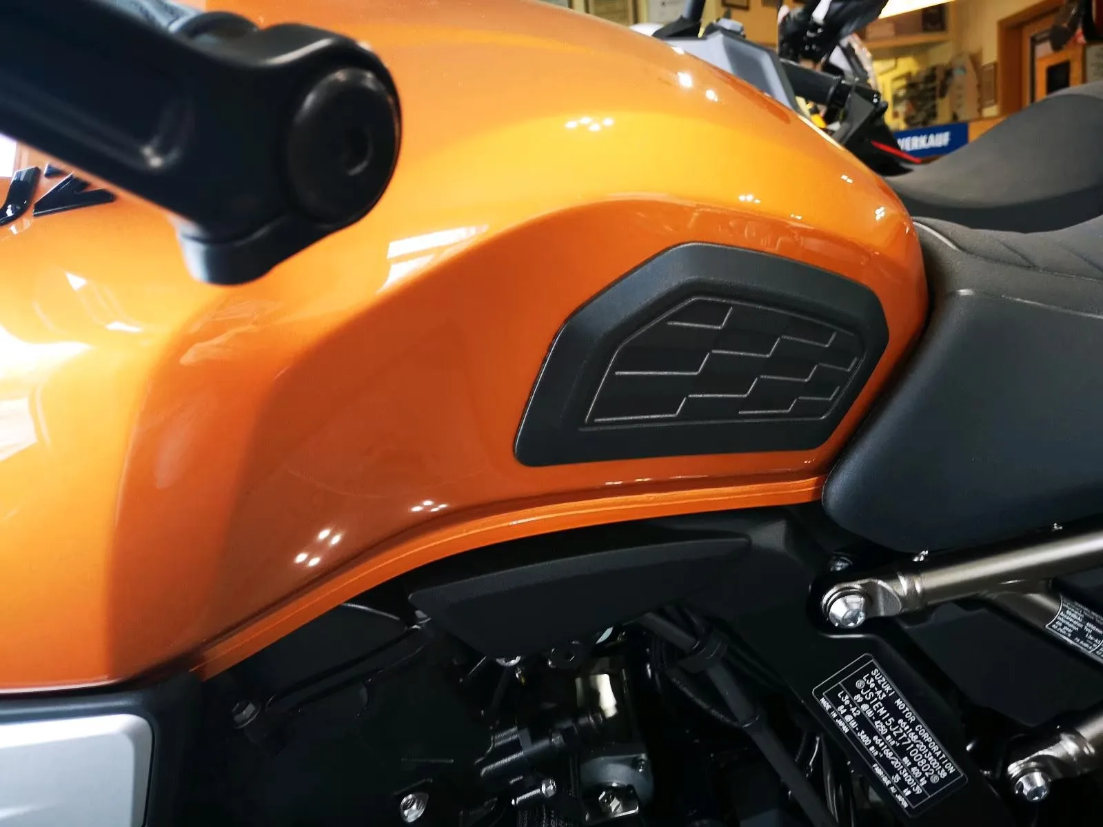 Suzuki GSX-8T GSX800T