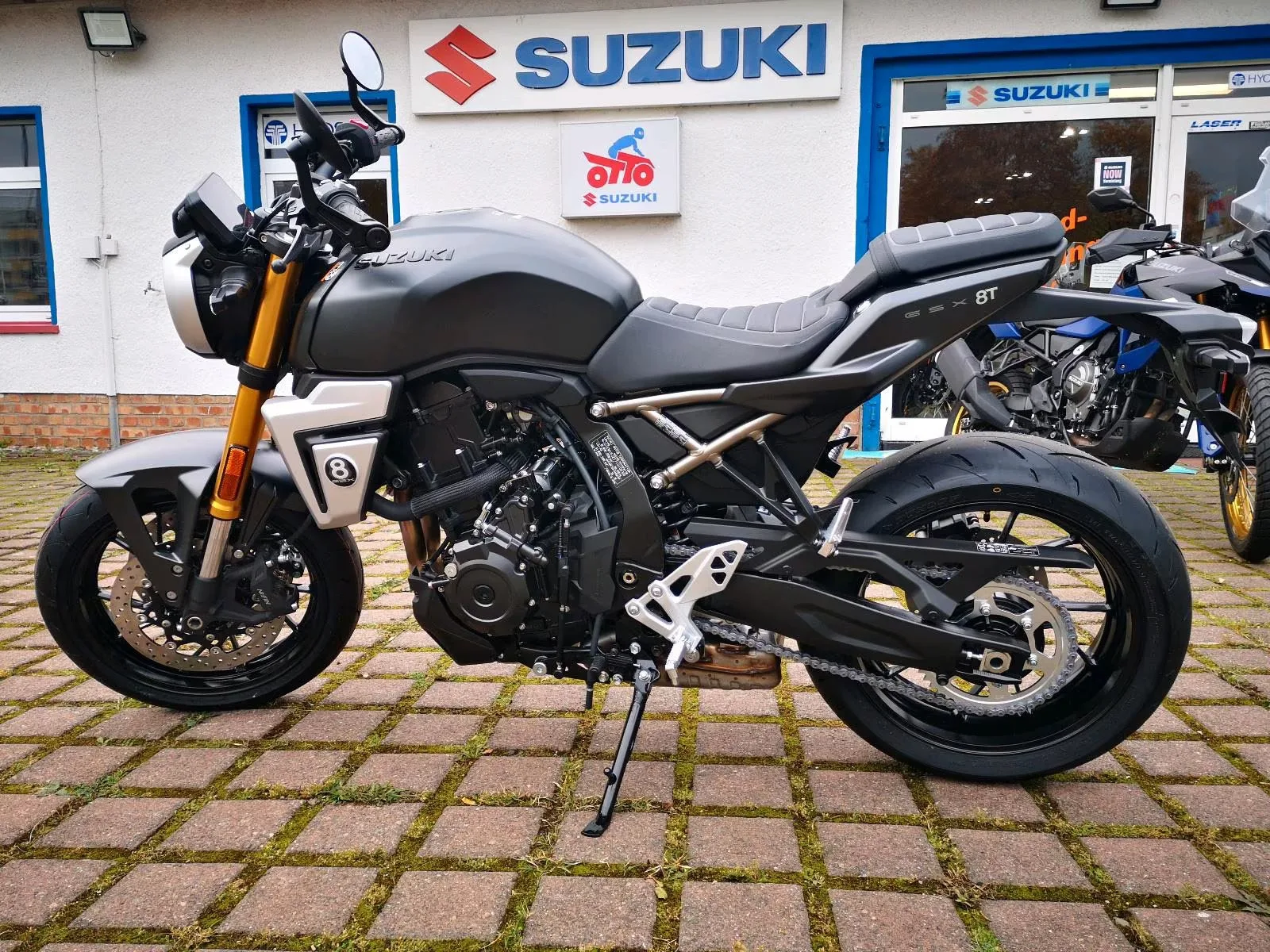 Suzuki GSX-8T GSX800T