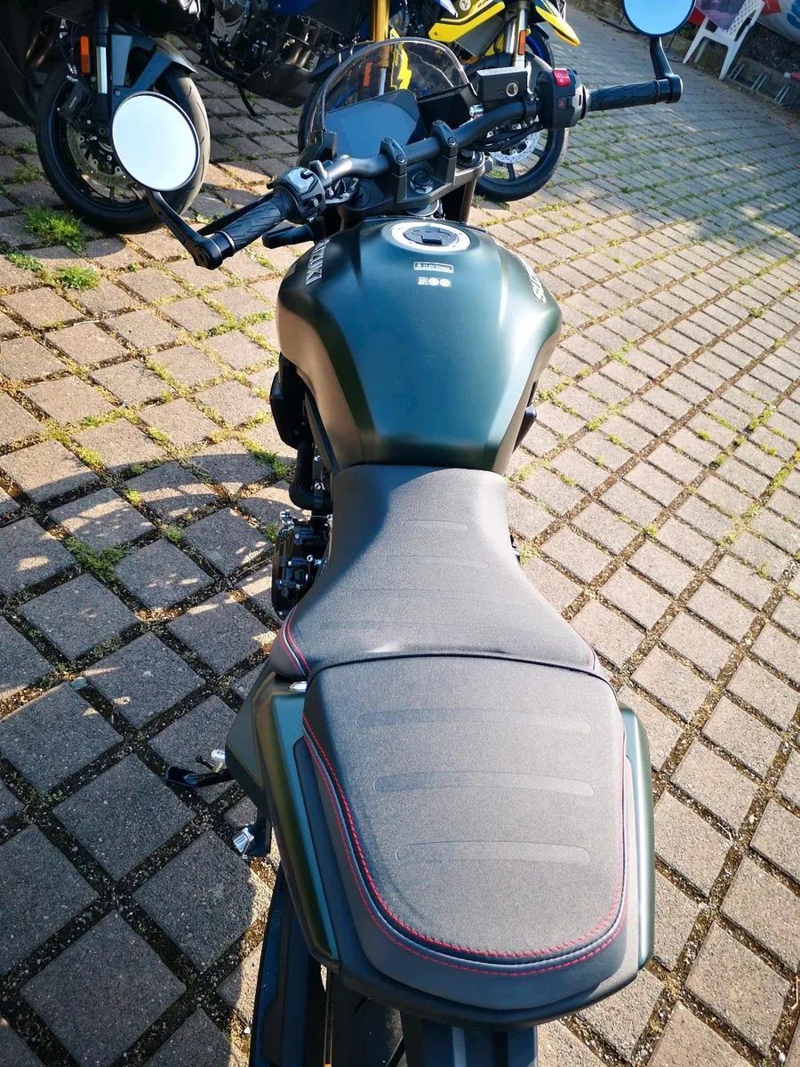 Suzuki GSX-8T GSX800T