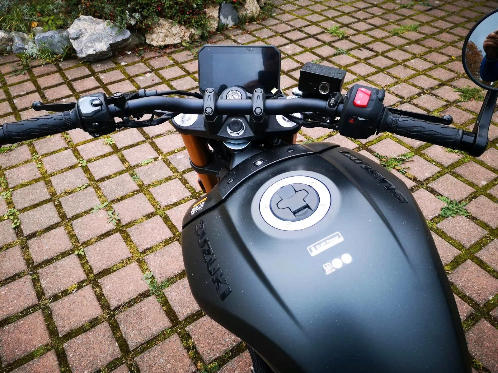 Suzuki GSX-8T GSX800T