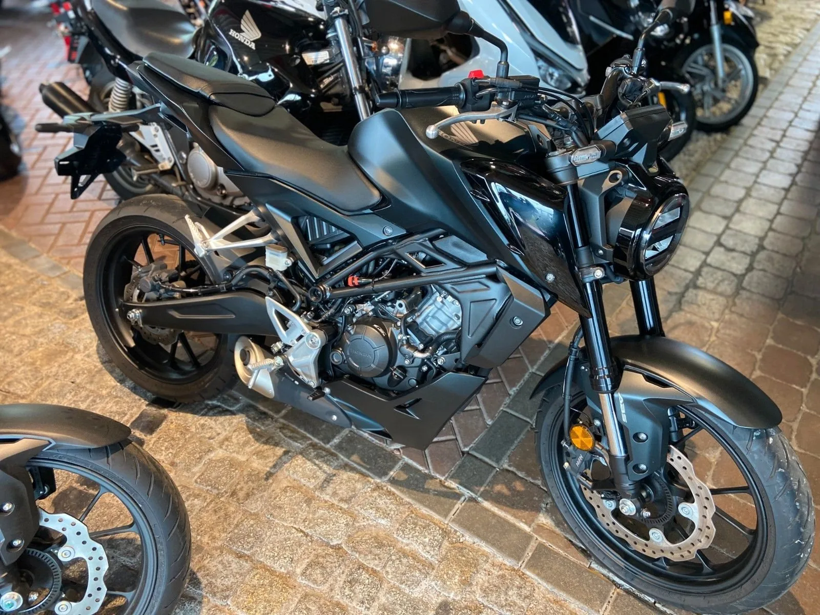 Honda CB125R